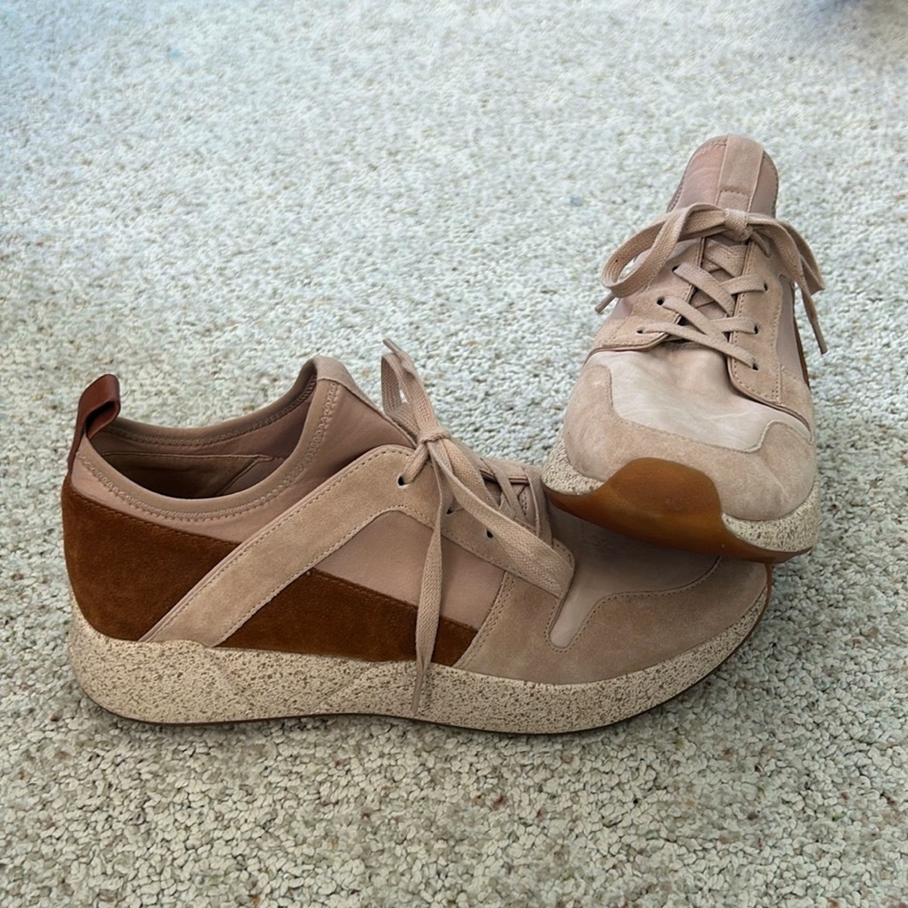 VINCE Sneakers